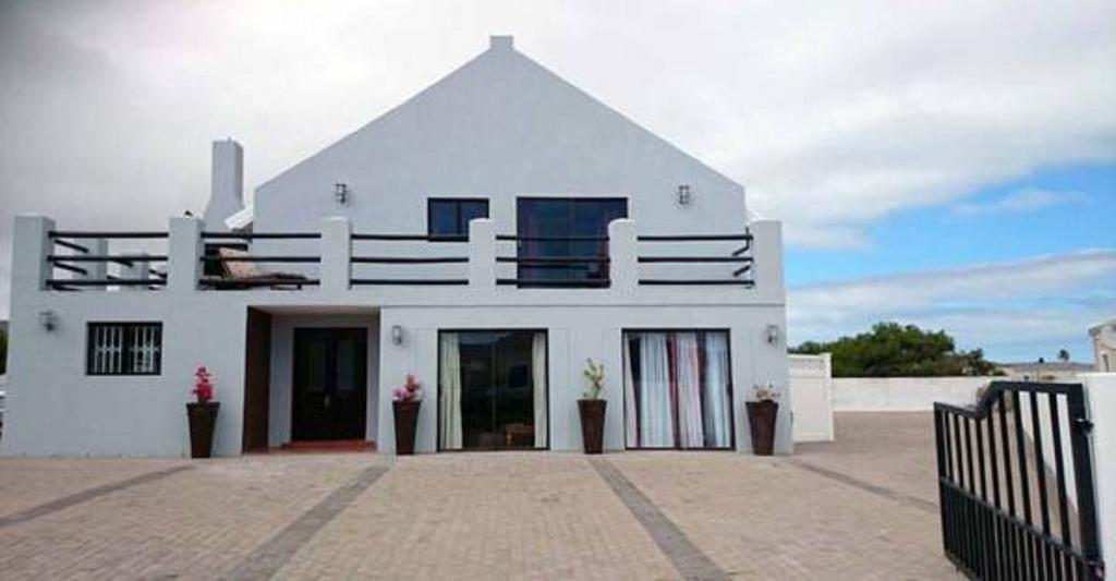 Holiday Guest House Langebaan Exterior foto